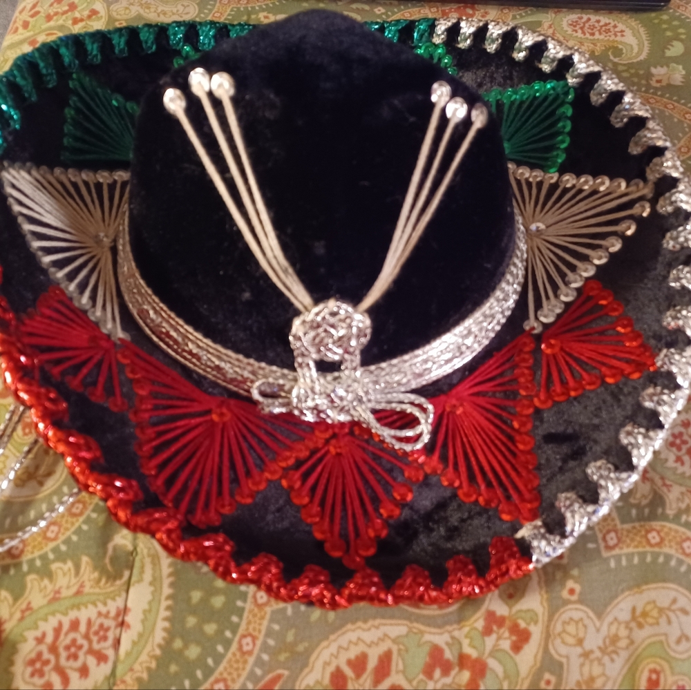 Salazar Yepez red green black Mexican sombrero mariachi vintage hat